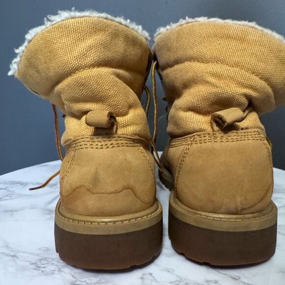 ❌SOLD❌ Timberland Tan Fold-Over Tongue Boots - Picture 6 of 10
